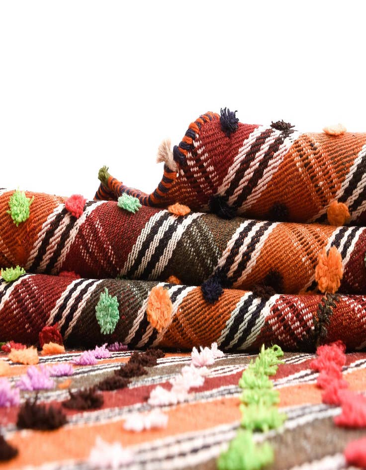 Detail image of 4' 10 x 7' Jajim Rug