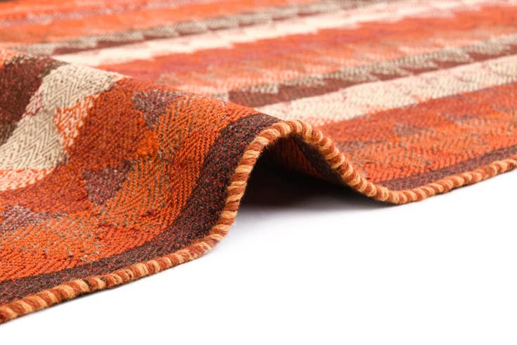 Detail image of 4' 4 x 7' 7 Jajim Rug