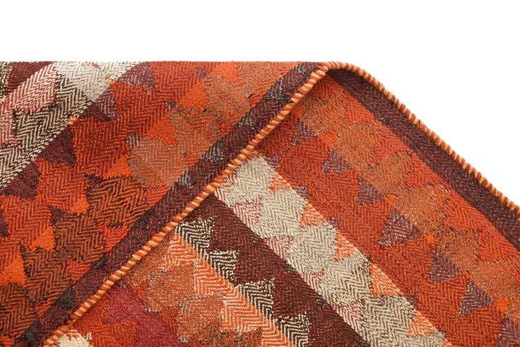 Detail image of 4' 4 x 7' 7 Jajim Rug