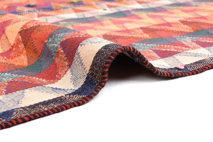 Detail image of 4' 8 x 6' 6 Jajim Rug