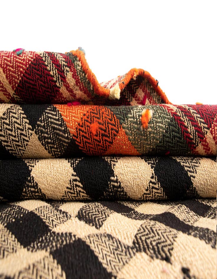 Detail image of 4' 11 x 7' Jajim Wool Rug