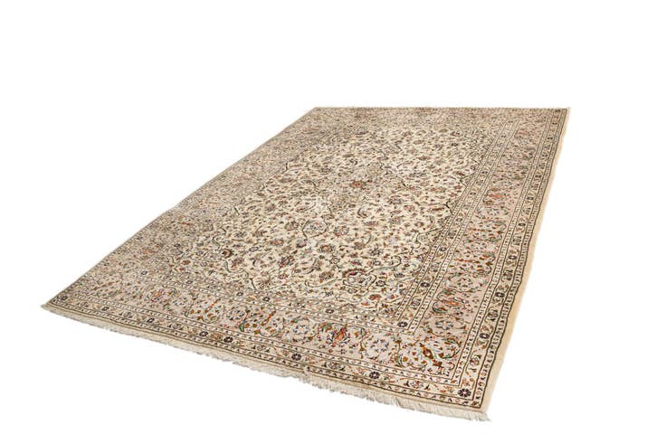 Detail image of 8' 8 x 12' Kashan Wool Rug