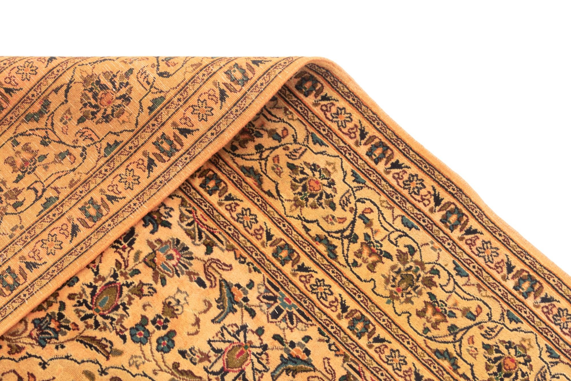 6' 2 x 9' 2 Kashan Rug