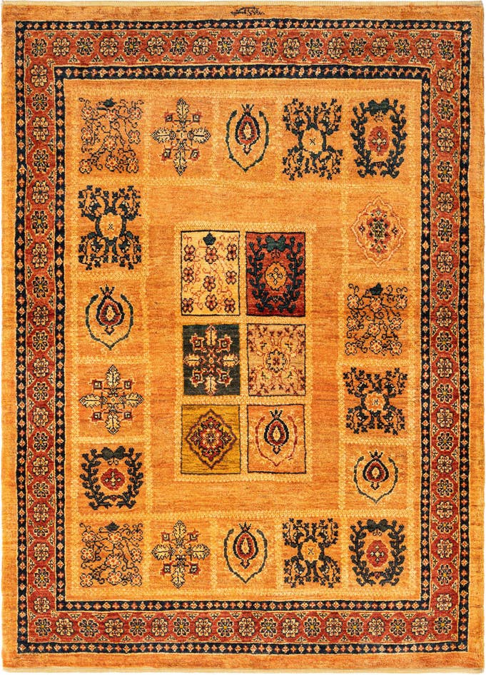 Detail image of 3' 7 x 4' 11 Kashkuli Wool Rug
