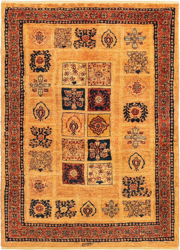 Detail image of 3' 7 x 4' 11 Kashkuli Wool Rug