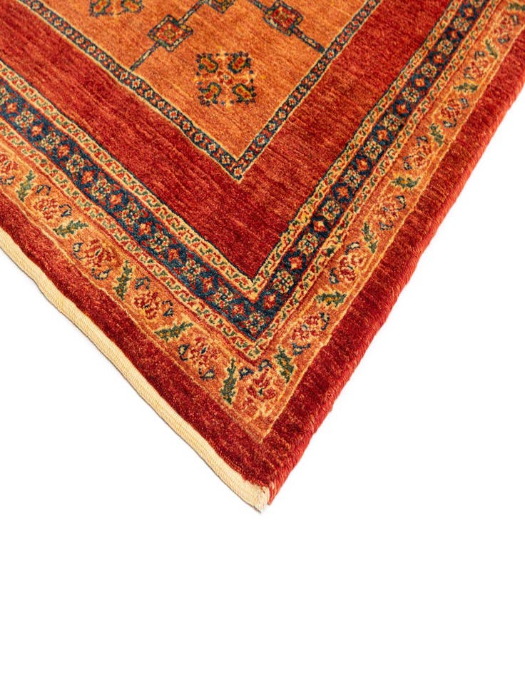 Detail image of 3' 8 x 5' 3 Kashkuli Rug