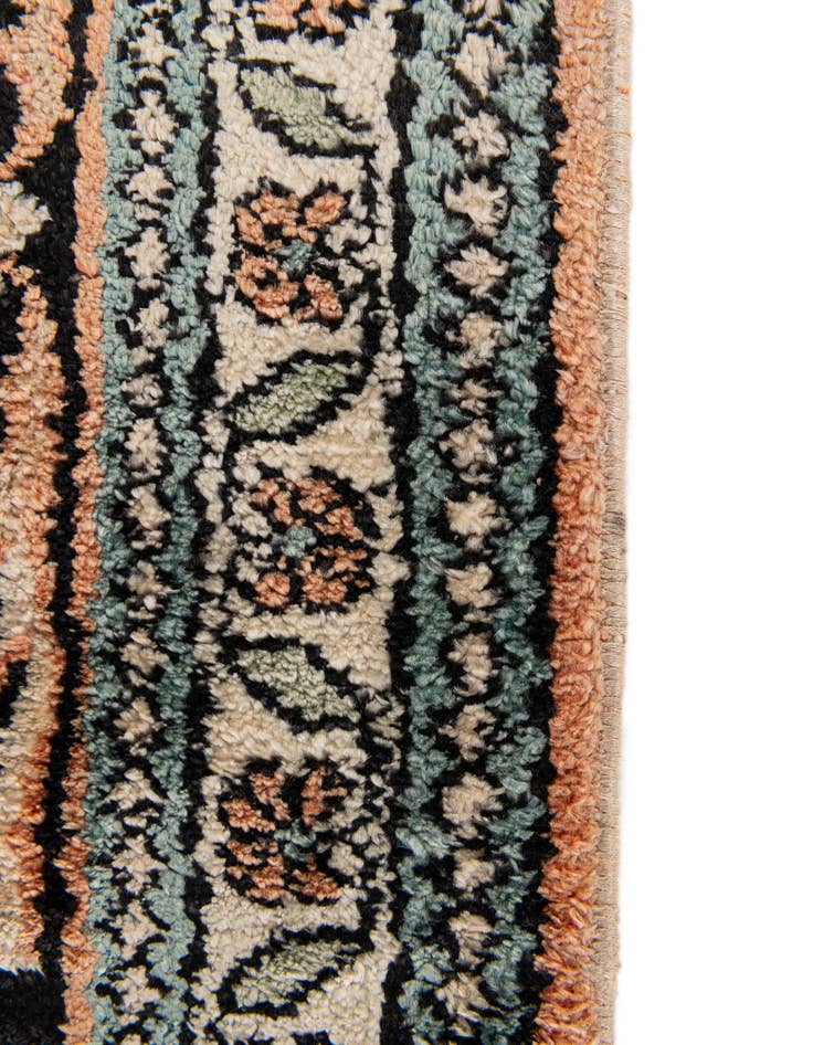 Detail image of 6' 11 x 9' 10  Hand Knotted Kashmir Oriental Rug