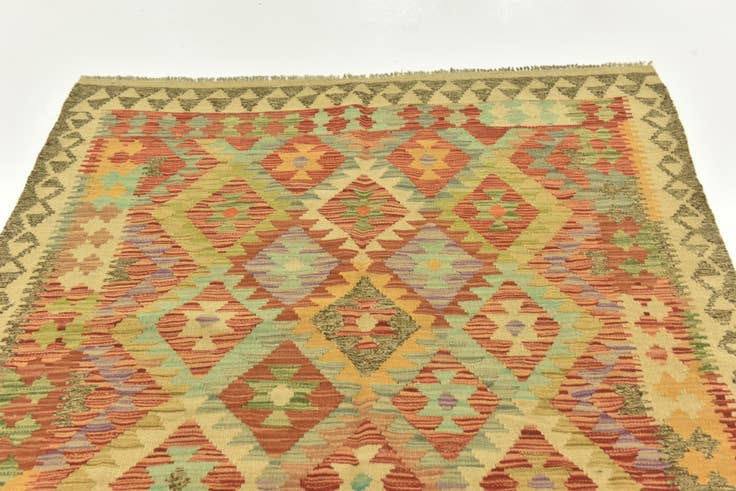 Detail image of 4' 6 x 6' 6 Hand Woven Kilim Maymana Wool Rug