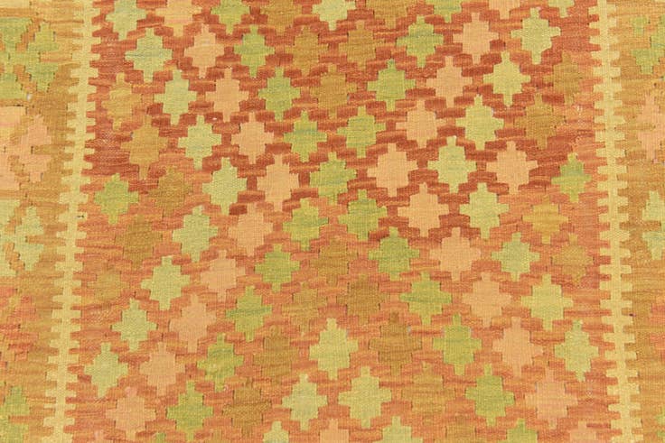 Detail image of 3' 2 x 4' 9 Hand Woven Kilim Waziri Wool Rug