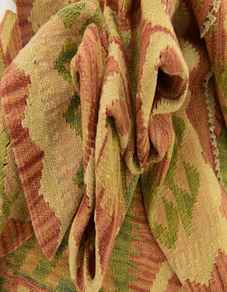 Detail image of 4' x 6' 6  Hand Woven Kilim Waziri Wool Rug