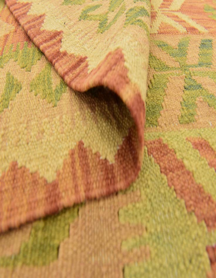 Detail image of 4' x 6' 6  Hand Woven Kilim Waziri Wool Rug