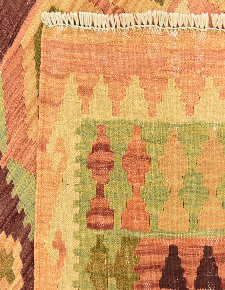 Detail image of 4' 5 x 6' 5  Hand Woven Kilim Waziri Wool Rug