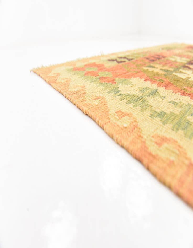 Detail image of 4' 5 x 6' 5  Hand Woven Kilim Waziri Wool Rug