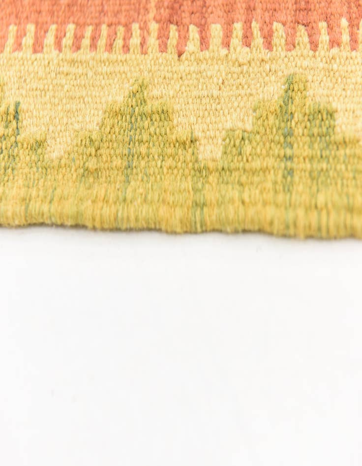 Detail image of 6' 4 x 9' 9 Hand Woven Kilim Waziri Wool Rug