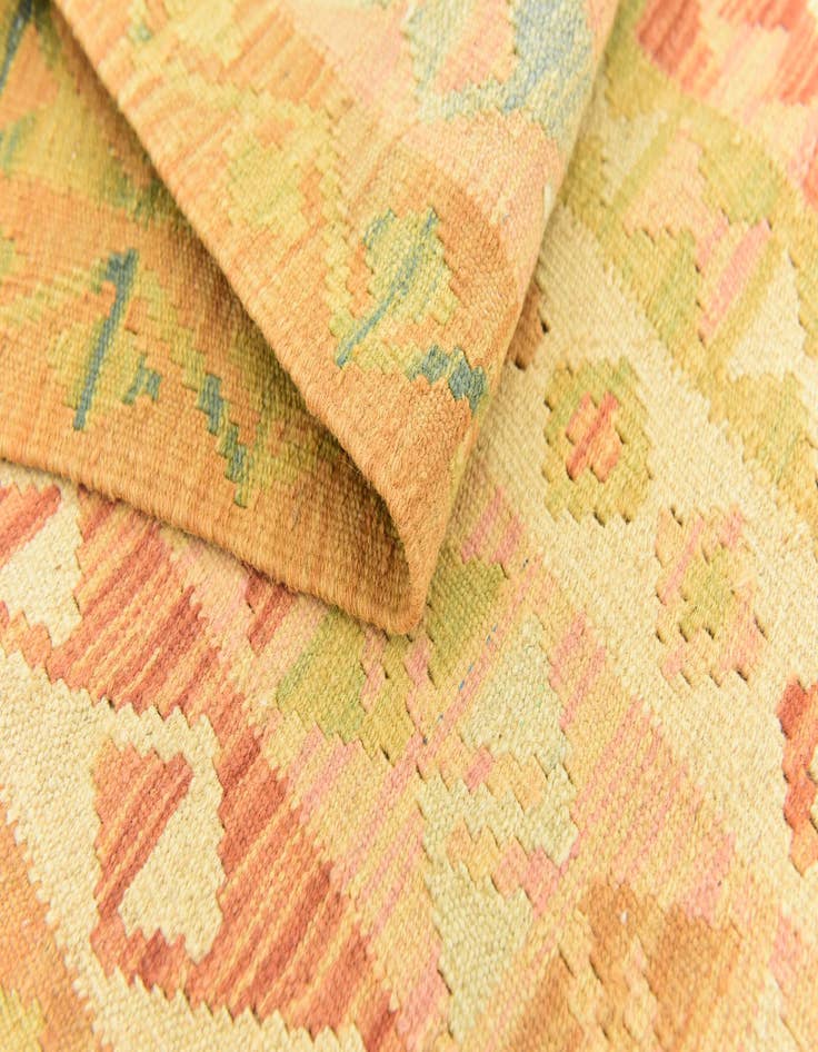 Detail image of 4' 9 x 6' 6  Hand Woven Kilim Waziri Wool Rug