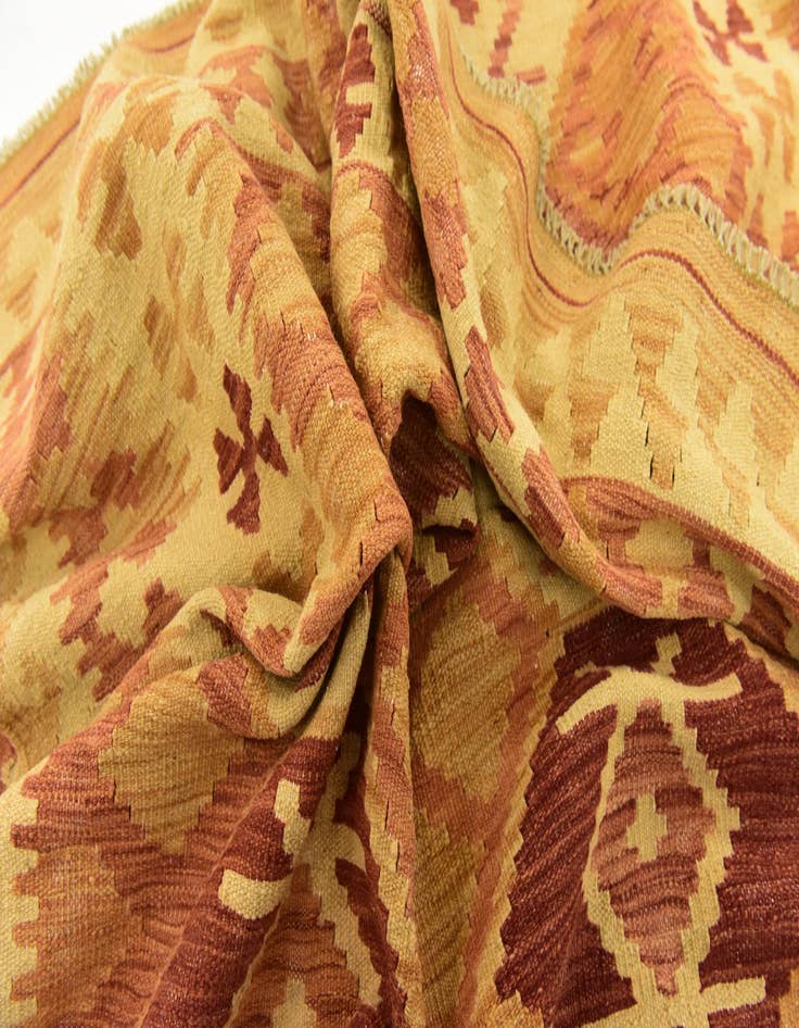 Detail image of 4' 9 x 6' 8  Hand Woven Kilim Waziri Wool Rug