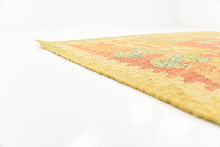 Detail image of 4' 9 x 6' 7 Hand Woven Kilim Waziri Wool Rug