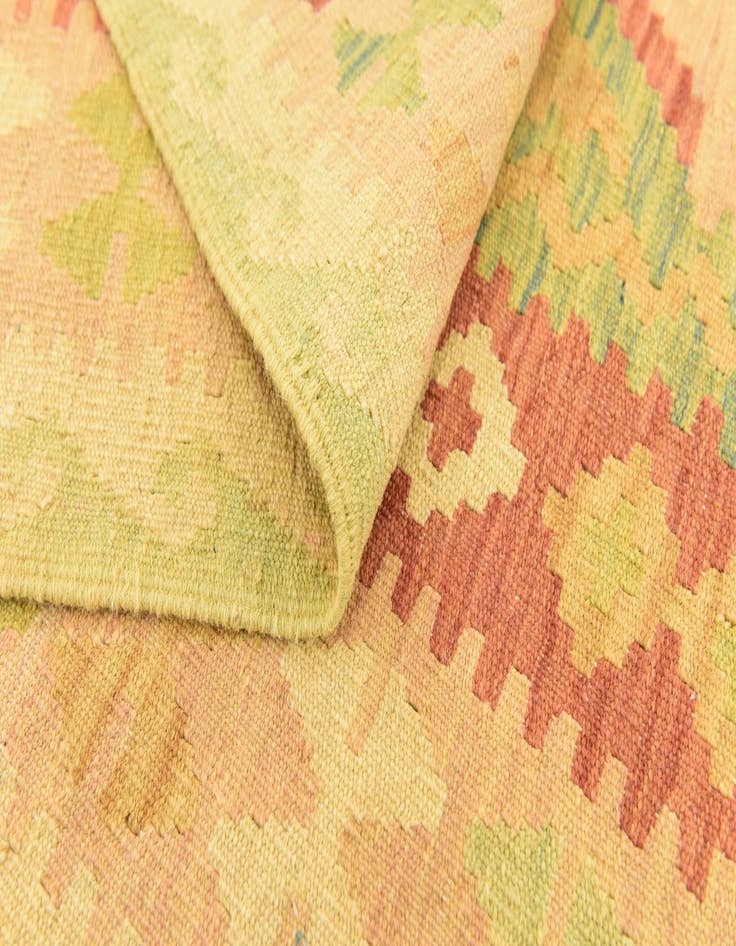 Detail image of 4' 10 x 6' 6  Hand Woven Kilim Waziri Wool Rug