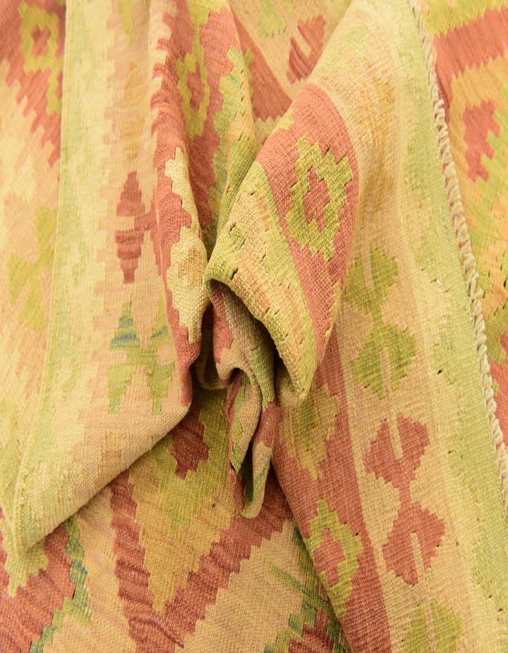 Detail image of 4' 10 x 6' 6  Hand Woven Kilim Waziri Wool Rug