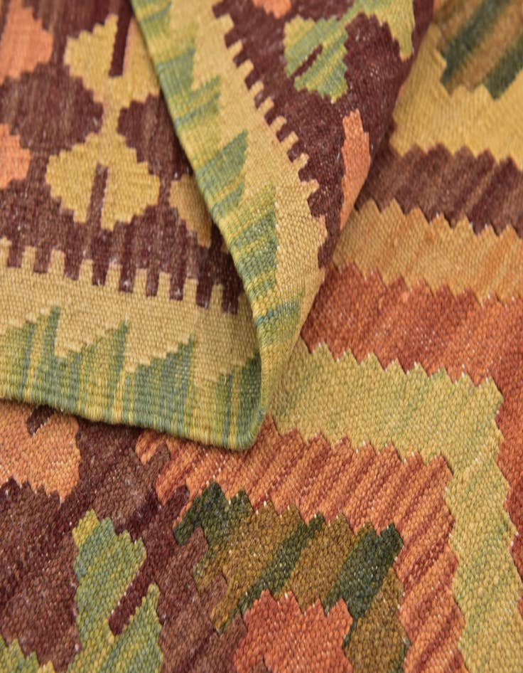 Detail image of 2' 10 x 4' 10 Hand Woven Kilim Waziri Wool Rug
