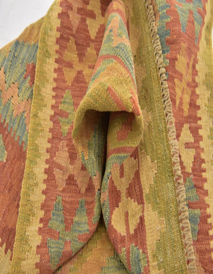 Detail image of 2' 7 x 4'  Hand Woven Kilim Waziri Wool Rug