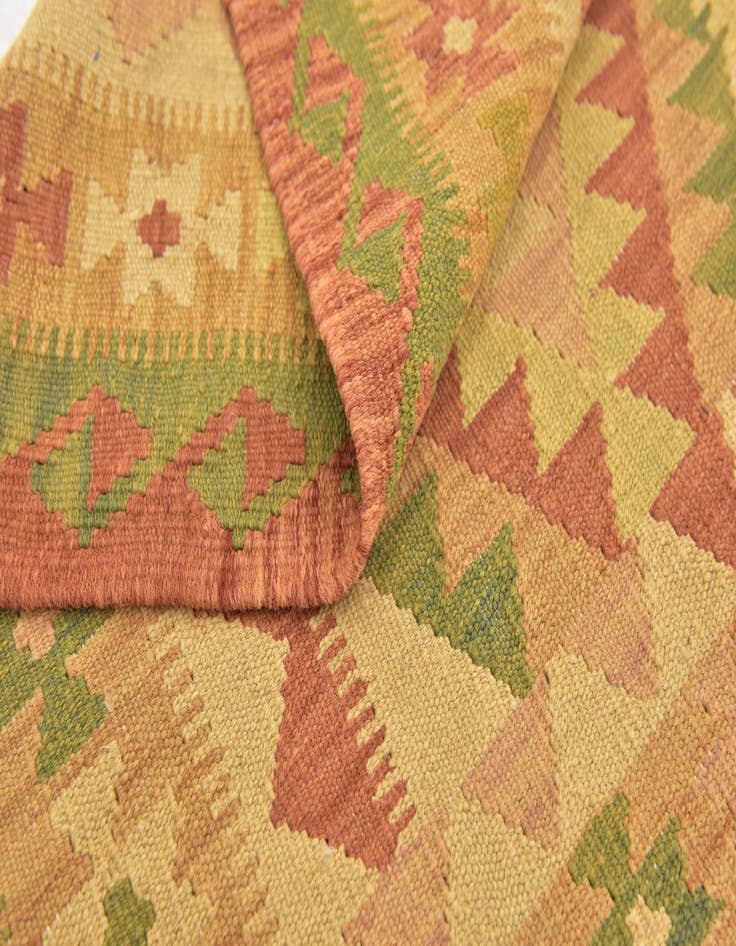 Detail image of 2' 7 x 4'  Hand Woven Kilim Waziri Wool Rug