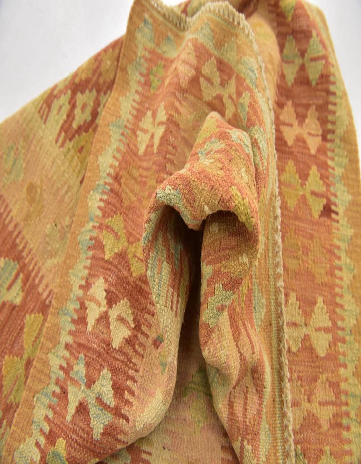 Detail image of 2' 8 x 4'  Hand Woven Kilim Waziri Wool Rug