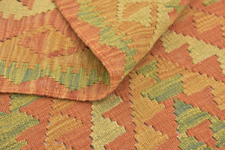 Detail image of 3' 3 x 4' 10 Hand Woven Kilim Waziri Wool Rug