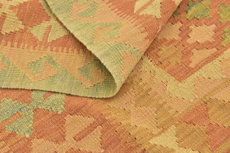 Detail image of 3' 4 x 5' Hand Woven Kilim Waziri Wool Rug