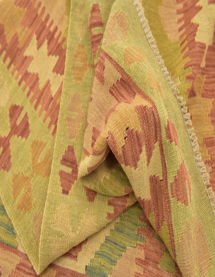 Detail image of 3' 2 x 5'  Hand Woven Kilim Waziri Wool Rug