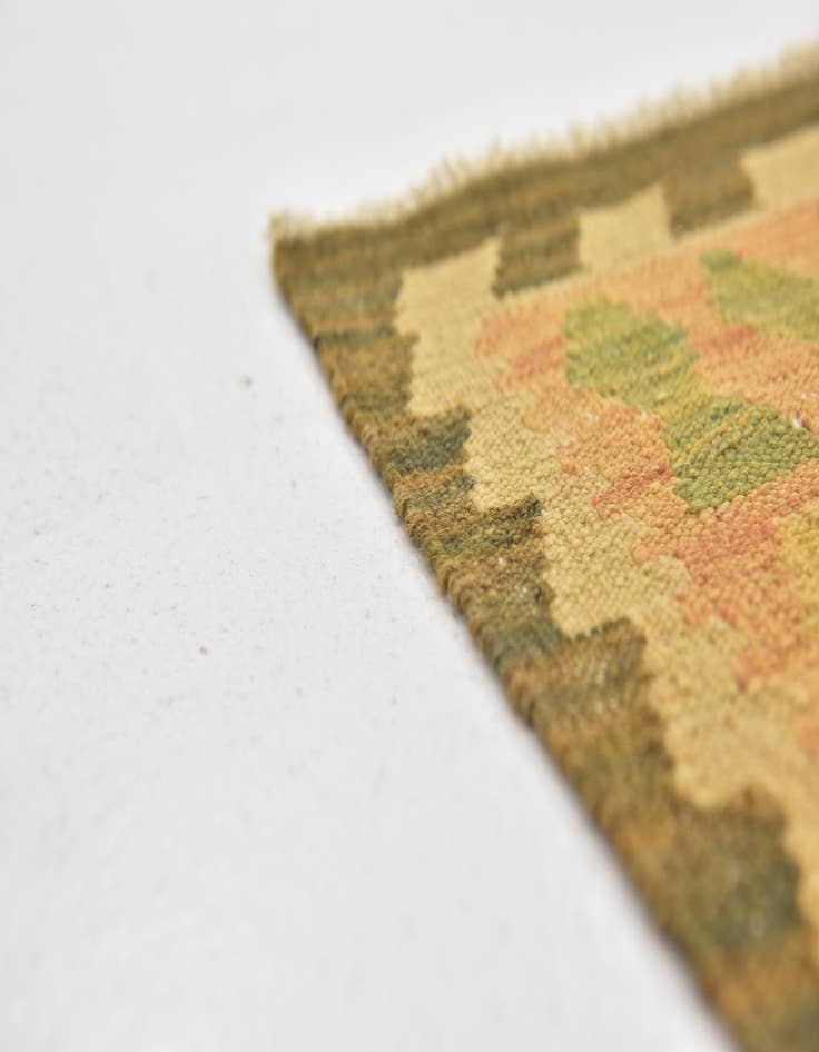 Detail image of 2' 8 x 4' 3  Hand Woven Kilim Waziri Wool Rug
