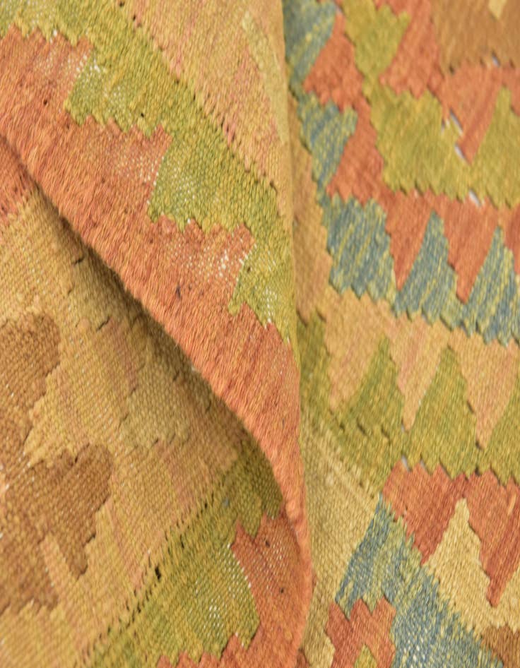 Detail image of 3' 2 x 4' 9  Hand Woven Kilim Waziri Wool Rug