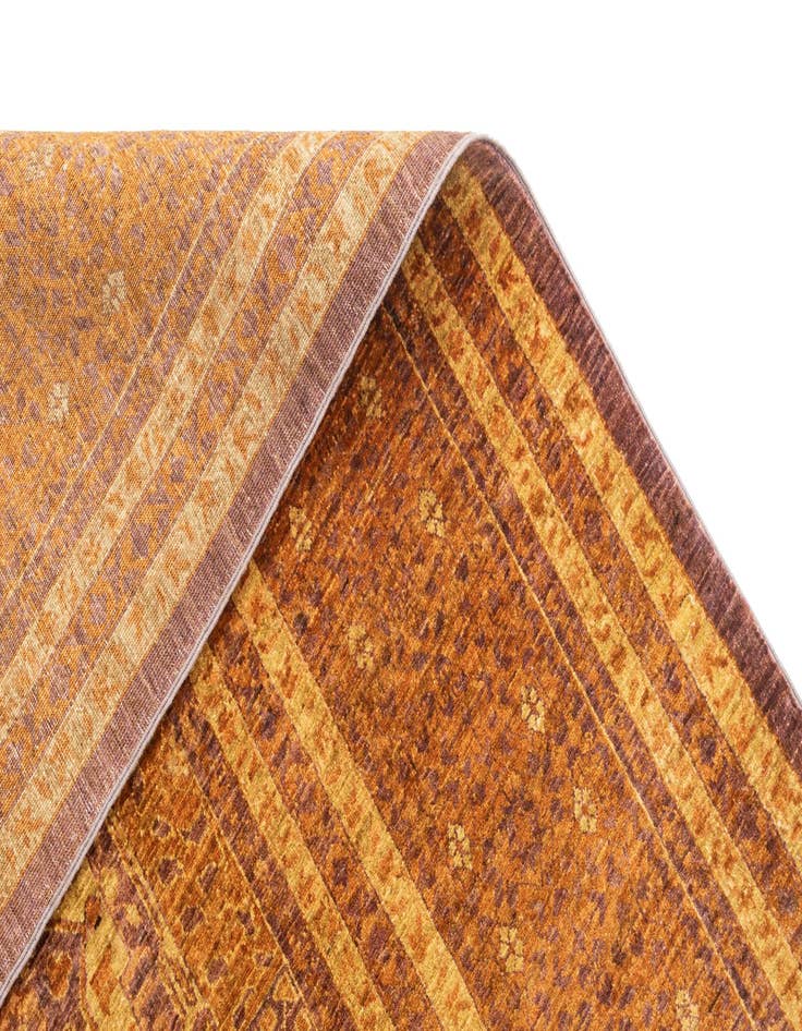 Detail image of 9' 9 x 13' 1 Hand Knotted Mamluk Rug