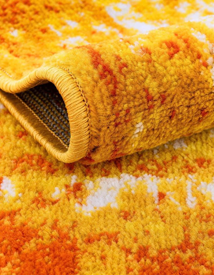 Detail image of 7' 10 x 10' Monte Carlo Rug With Pad Bundle