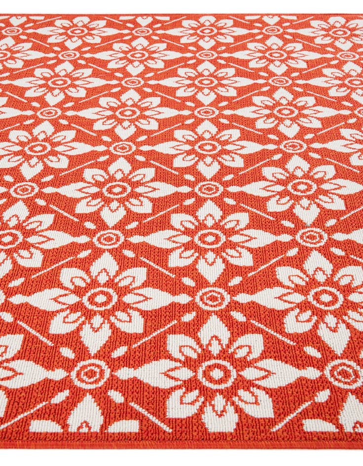 Detail image of 5' 3 x 7' 7 Washable Botanical Indoor / Outdoor Rug