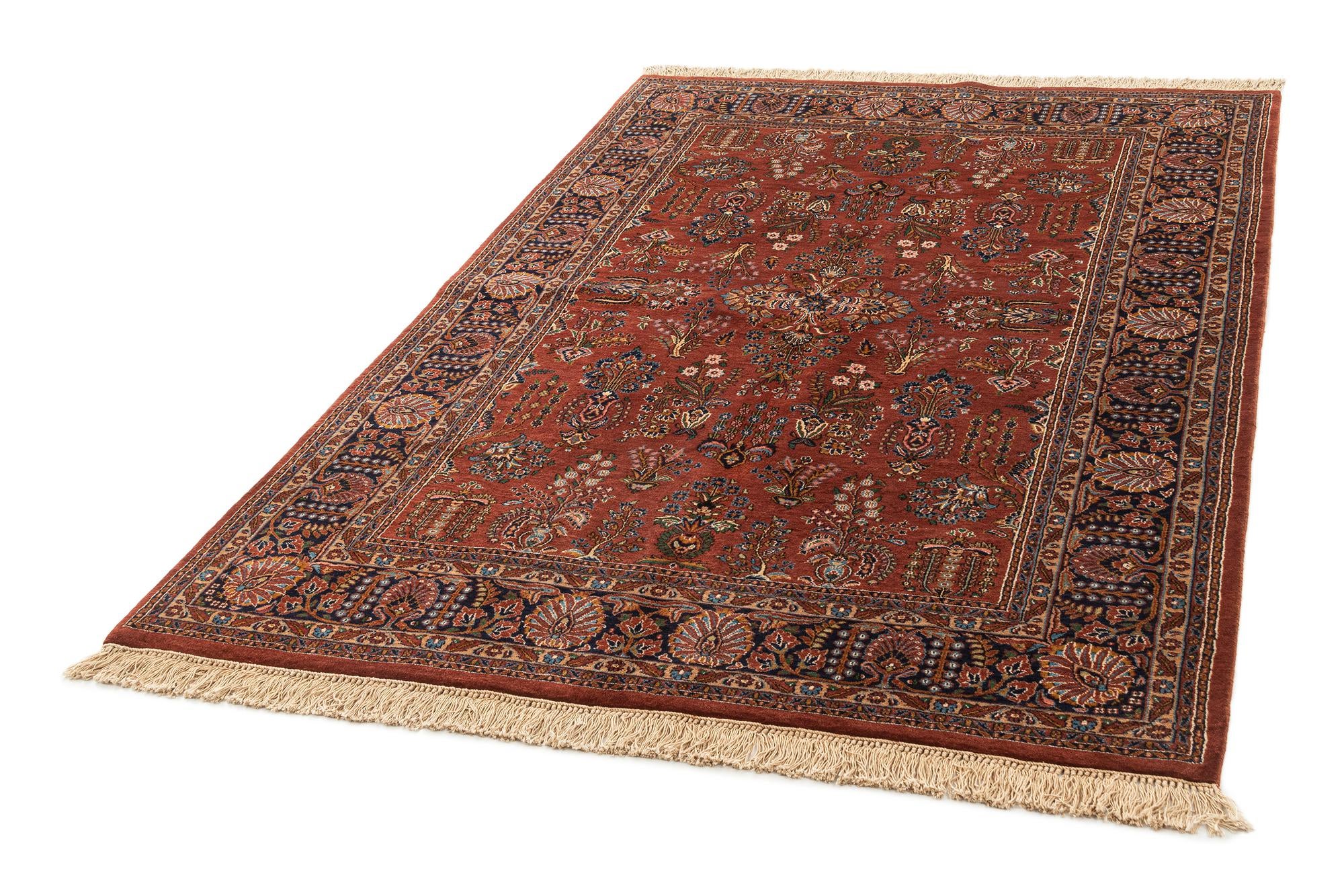 5' 5 x 8' 5 Hand Knotted Sarough Wool Rug