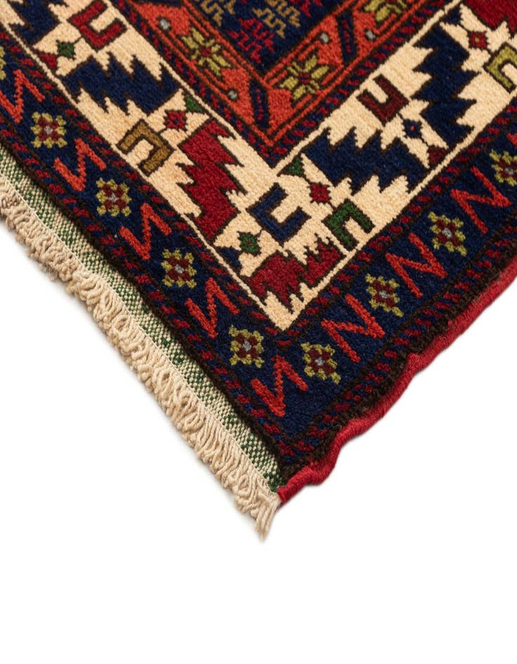 Detail image of 3' 9 x 6' 1 Hand Knotted Shiraz Wool Rug
