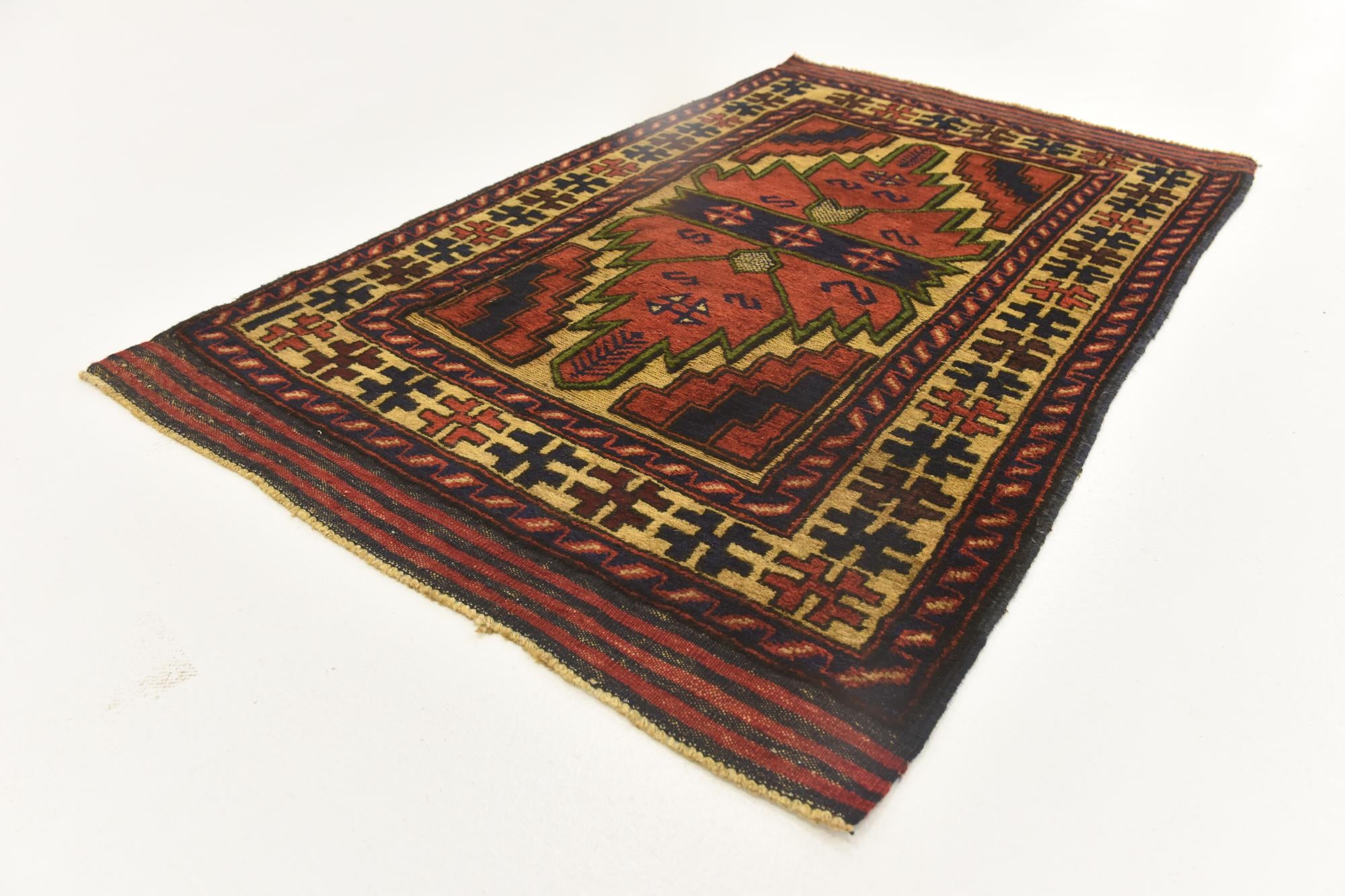 2' 8 x 4' 11 Hand Knotted Sumak Wool Rug