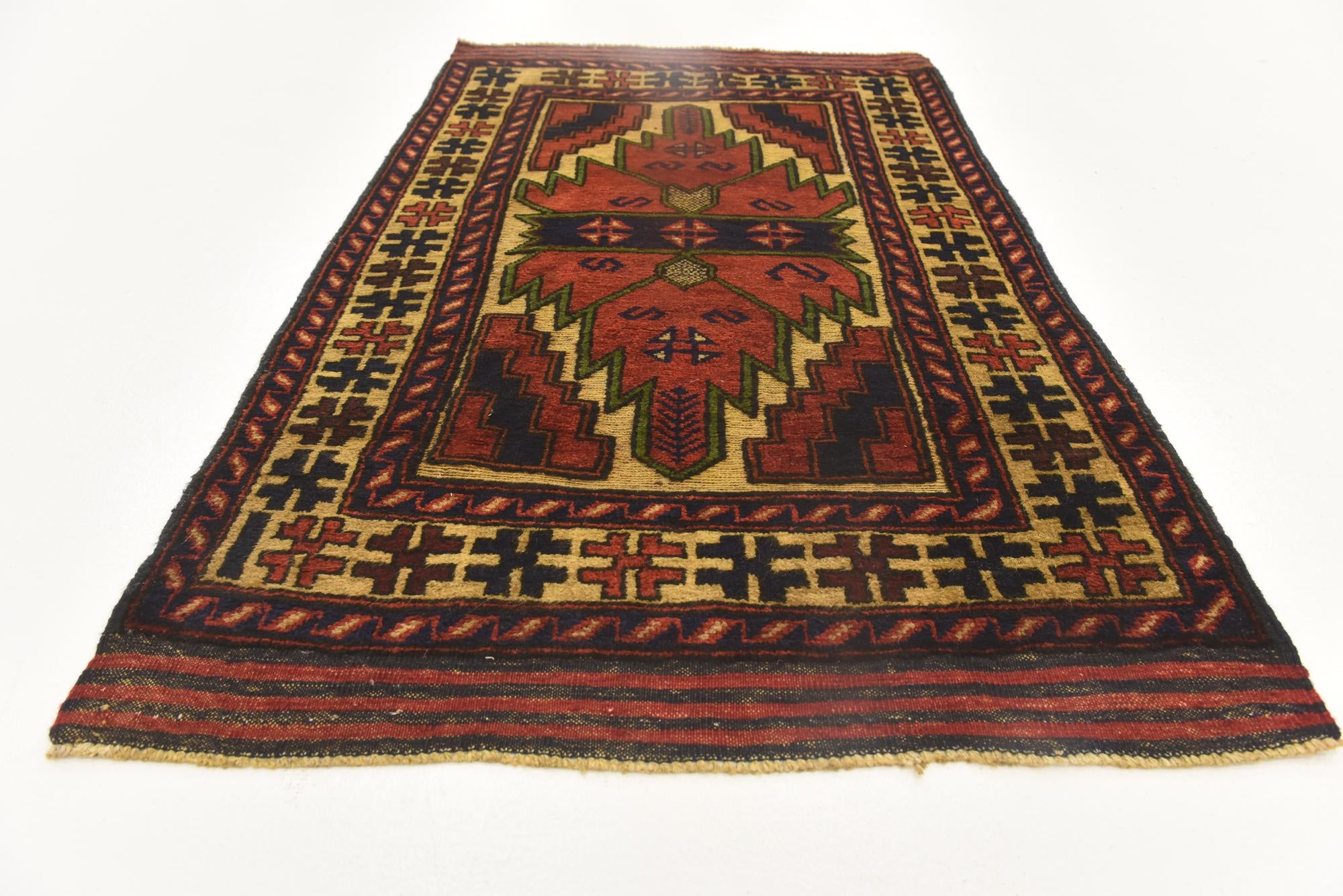 2' 8 x 4' 11 Hand Knotted Sumak Wool Rug