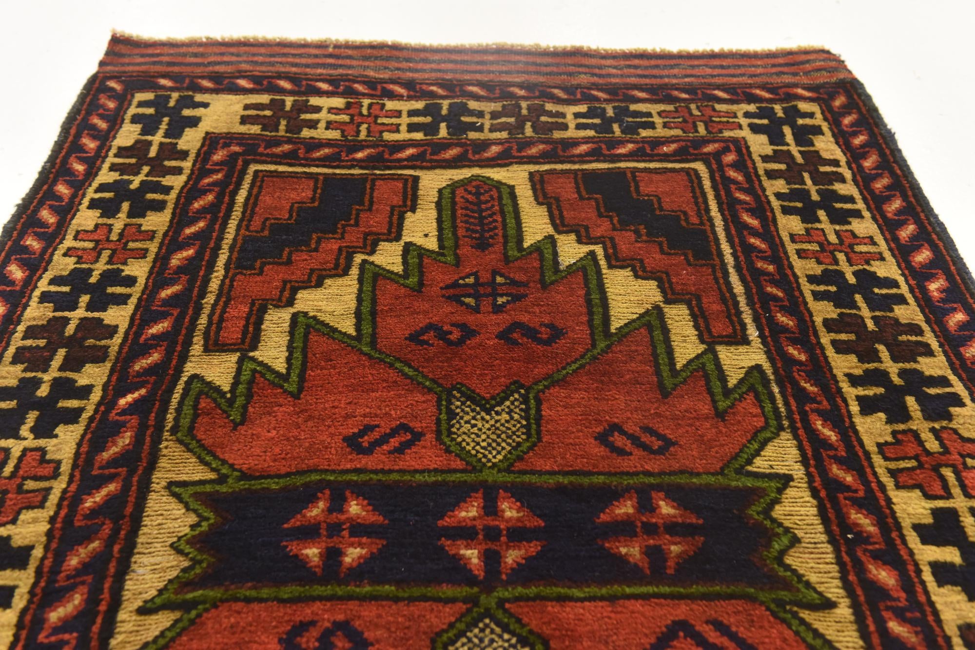 2' 8 x 4' 11 Hand Knotted Sumak Wool Rug