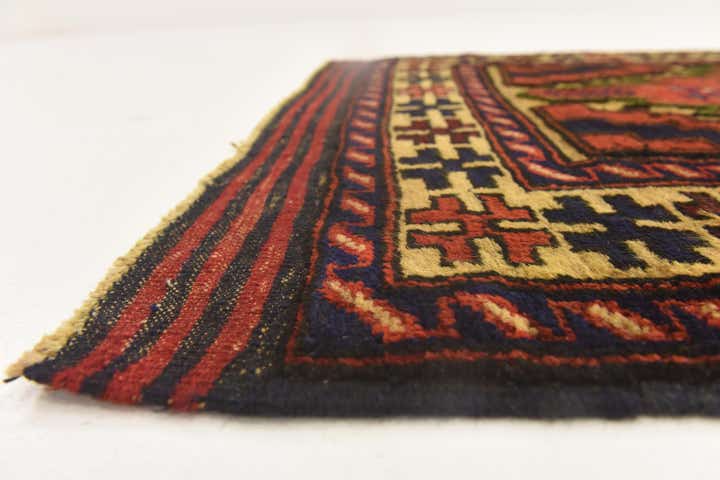 2' 8 x 4' 11 Hand Knotted Sumak Wool Rug