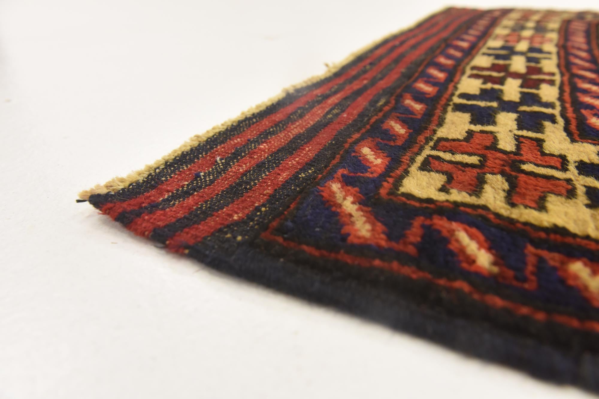 2' 8 x 4' 11 Hand Knotted Sumak Wool Rug