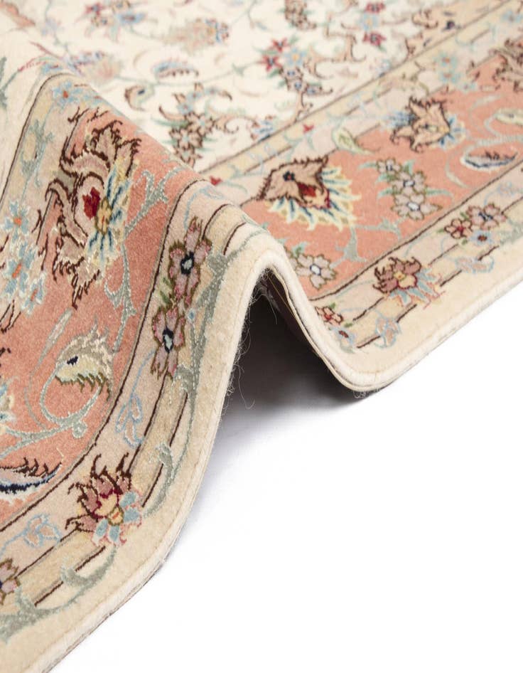 Detail image of 5' 2 x 7' 3 Tabriz Rug