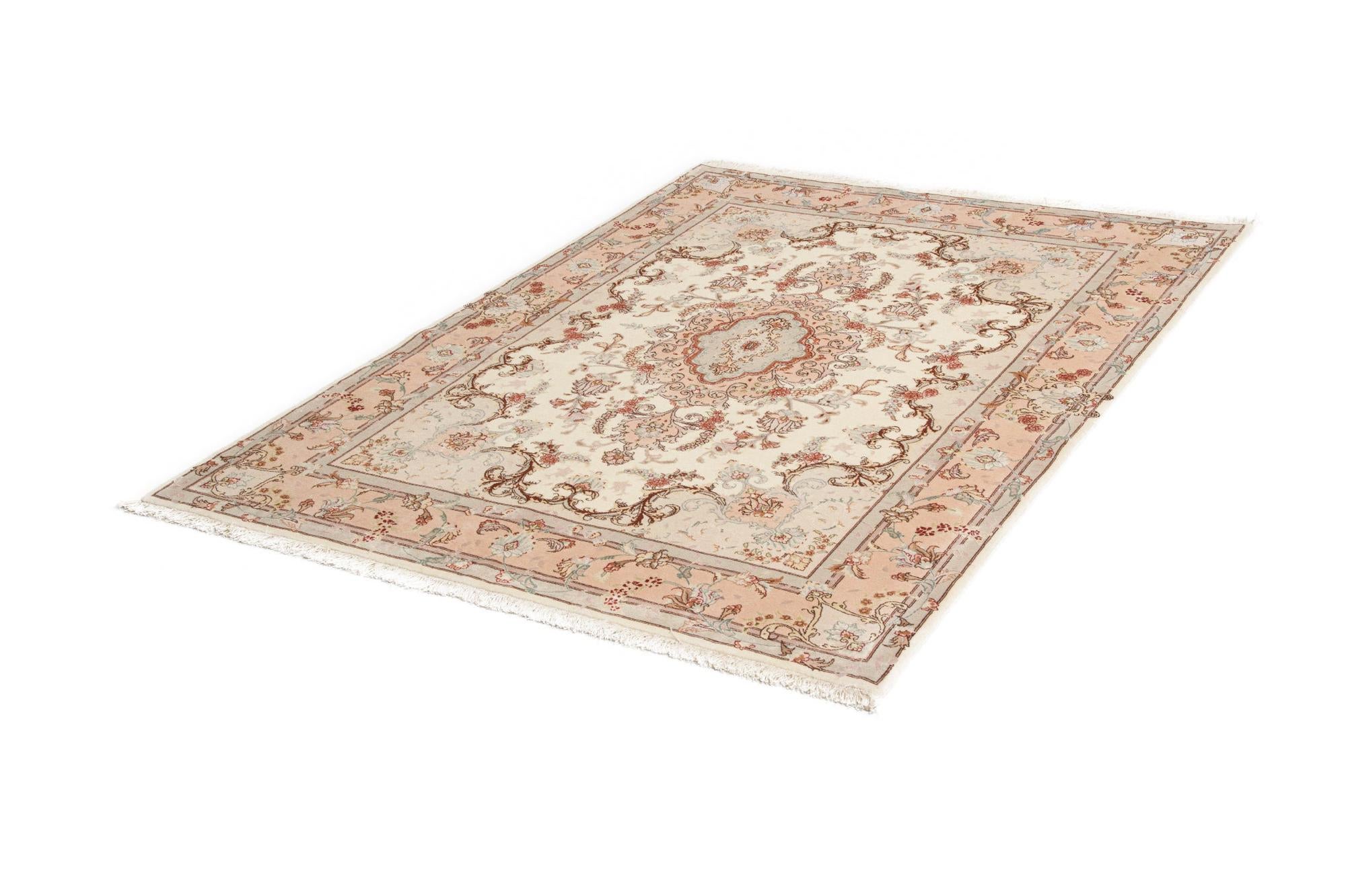 5' x 6' 6 Tabriz Rug
