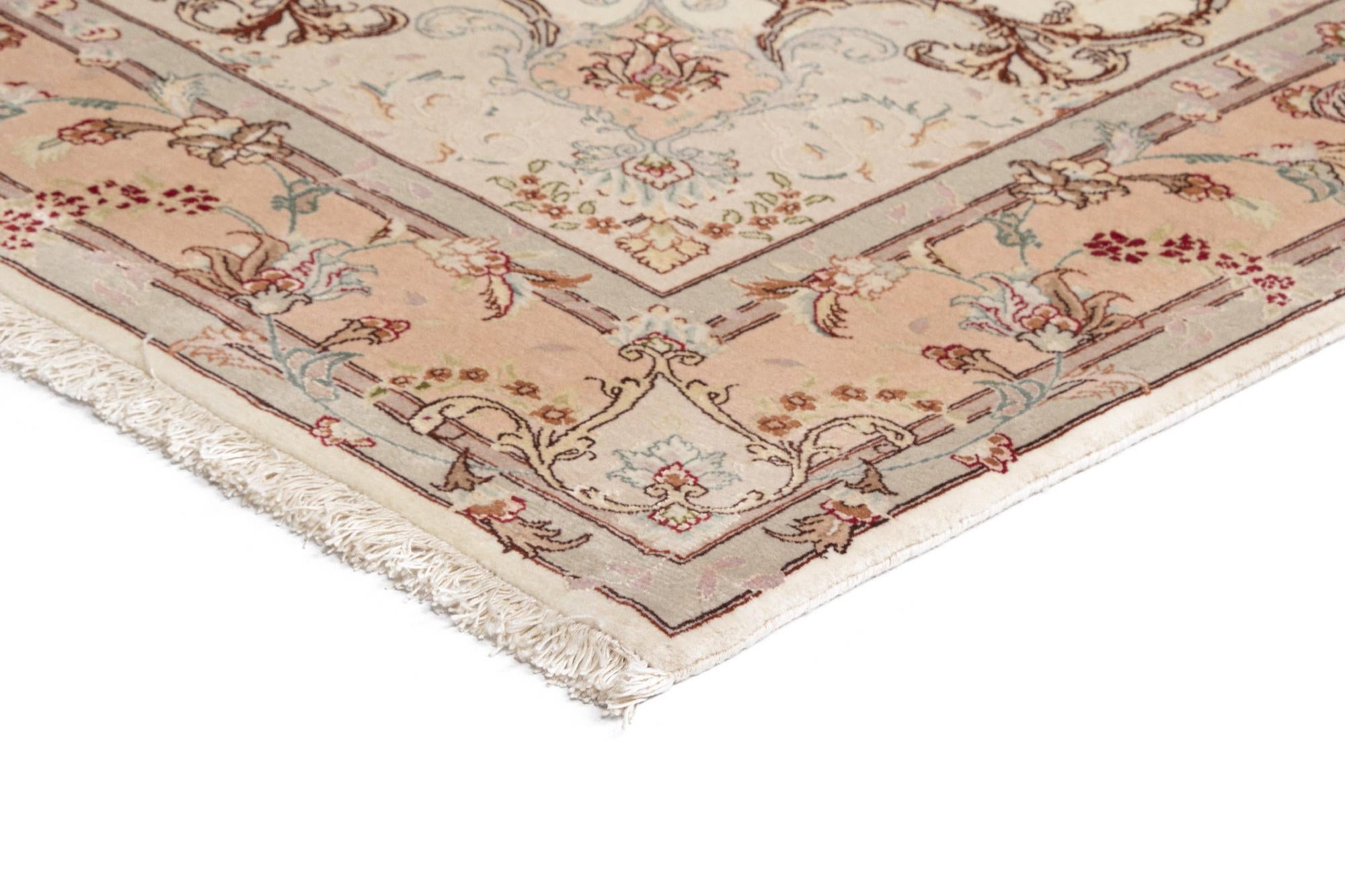 5' x 6' 6 Tabriz Rug