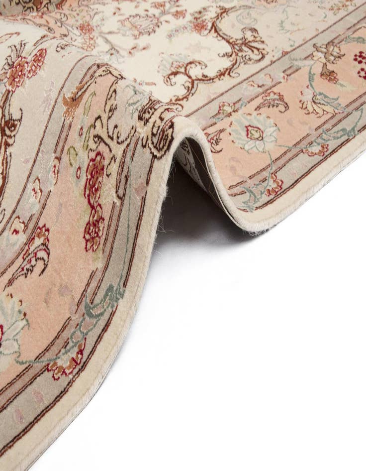Detail image of 5' x 6' 6 Tabriz Rug