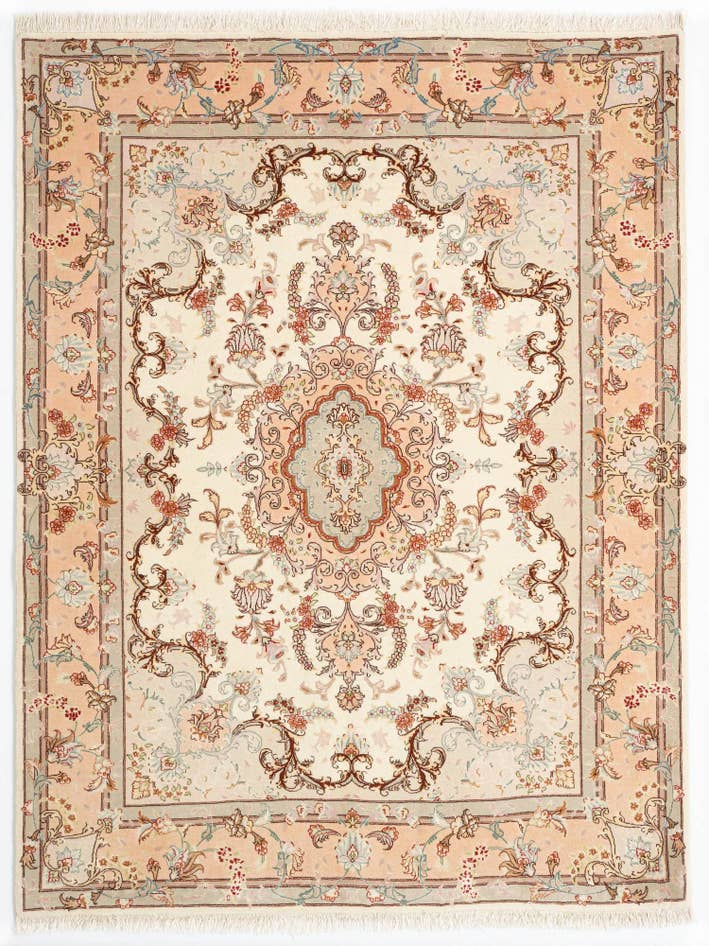 Detail image of 5' x 6' 6 Tabriz Rug