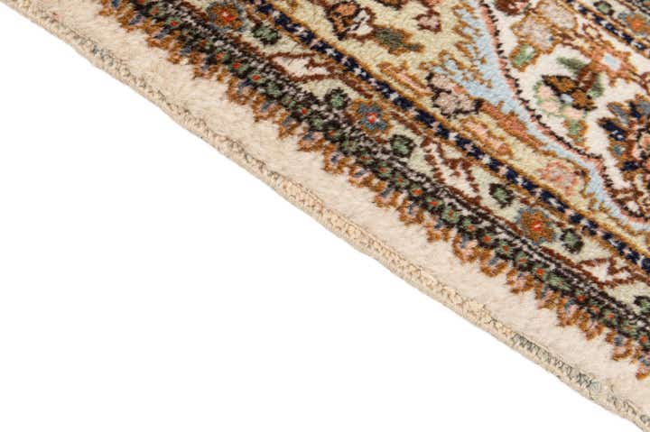 5' 7 x 8' 9 Hand Knotted Tabriz Wool Rug