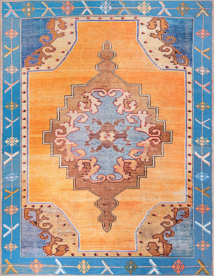 Detail image of 7' 6 x 10' 6 Washable Timeless Rug