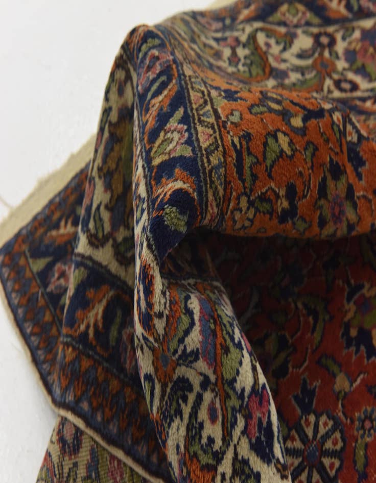 Detail image of 6' 9 x 9' 10 Hand Knotted Varamin Wool Rug